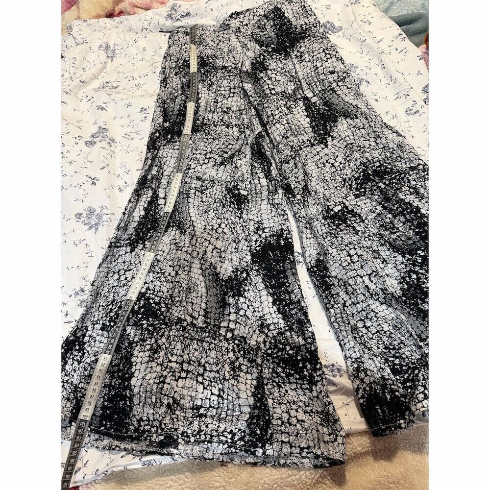 Solitaire Women's M Black Animal Print Dress Pants